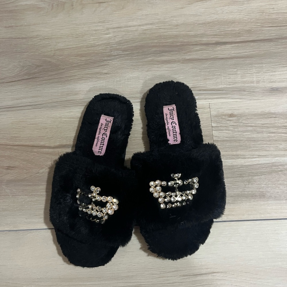 juicy couture size 6 woman’s slides